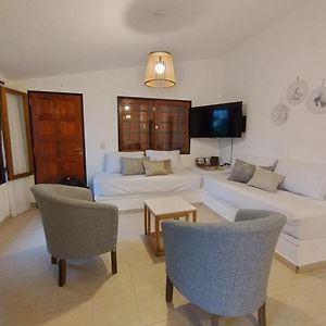 Casa Con Pileta Comoda Y Equipada